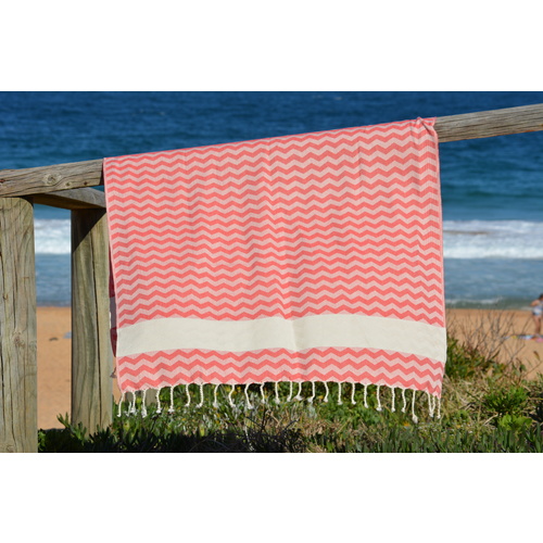Compact Lifestyle Beach Wave Turkish Towel – Red